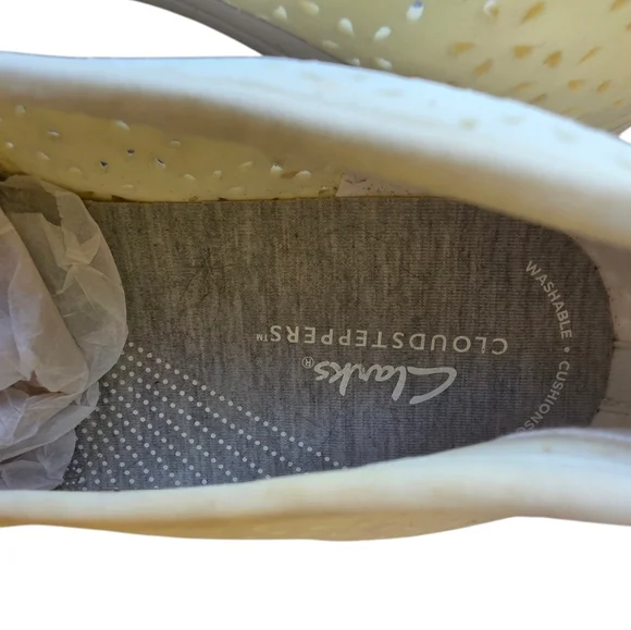 Clarks Cloudstepper Shoes - Picture 4 of 7